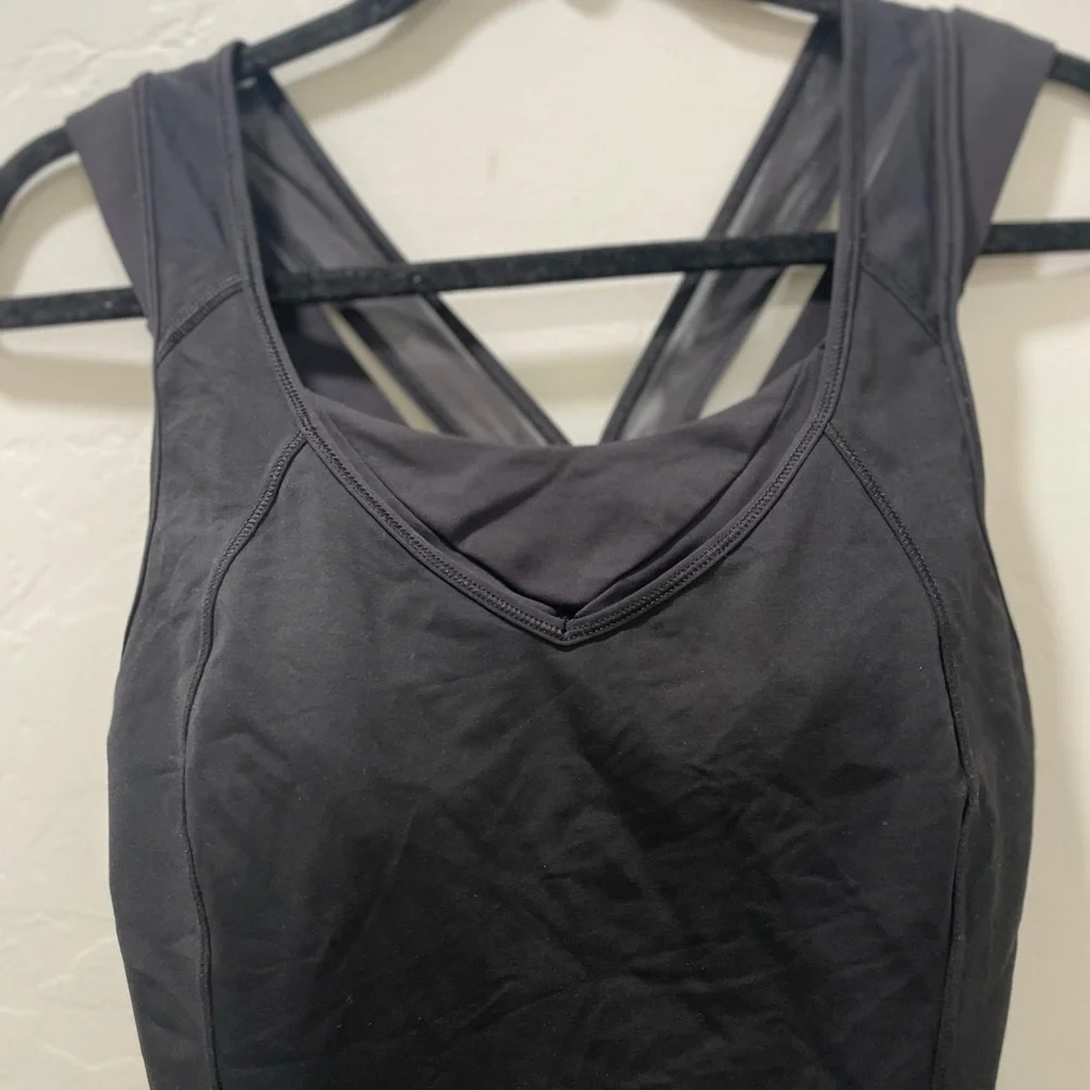 Lululemon Super Sport Tank Black Women's 6 V Neck Fitted Tank & Bra Activewear